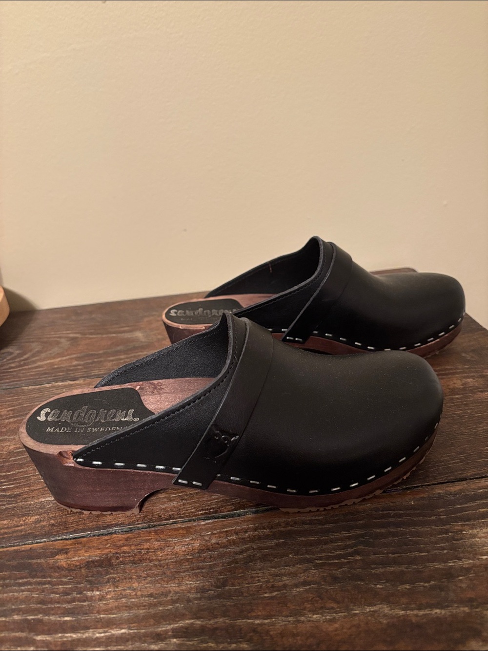 Sundroles Black Leather Clog Mules for Women